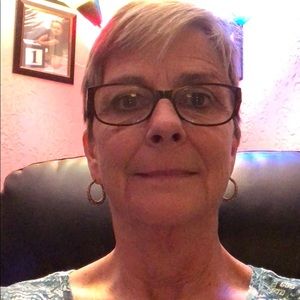 Meet your Posher, Cynthia